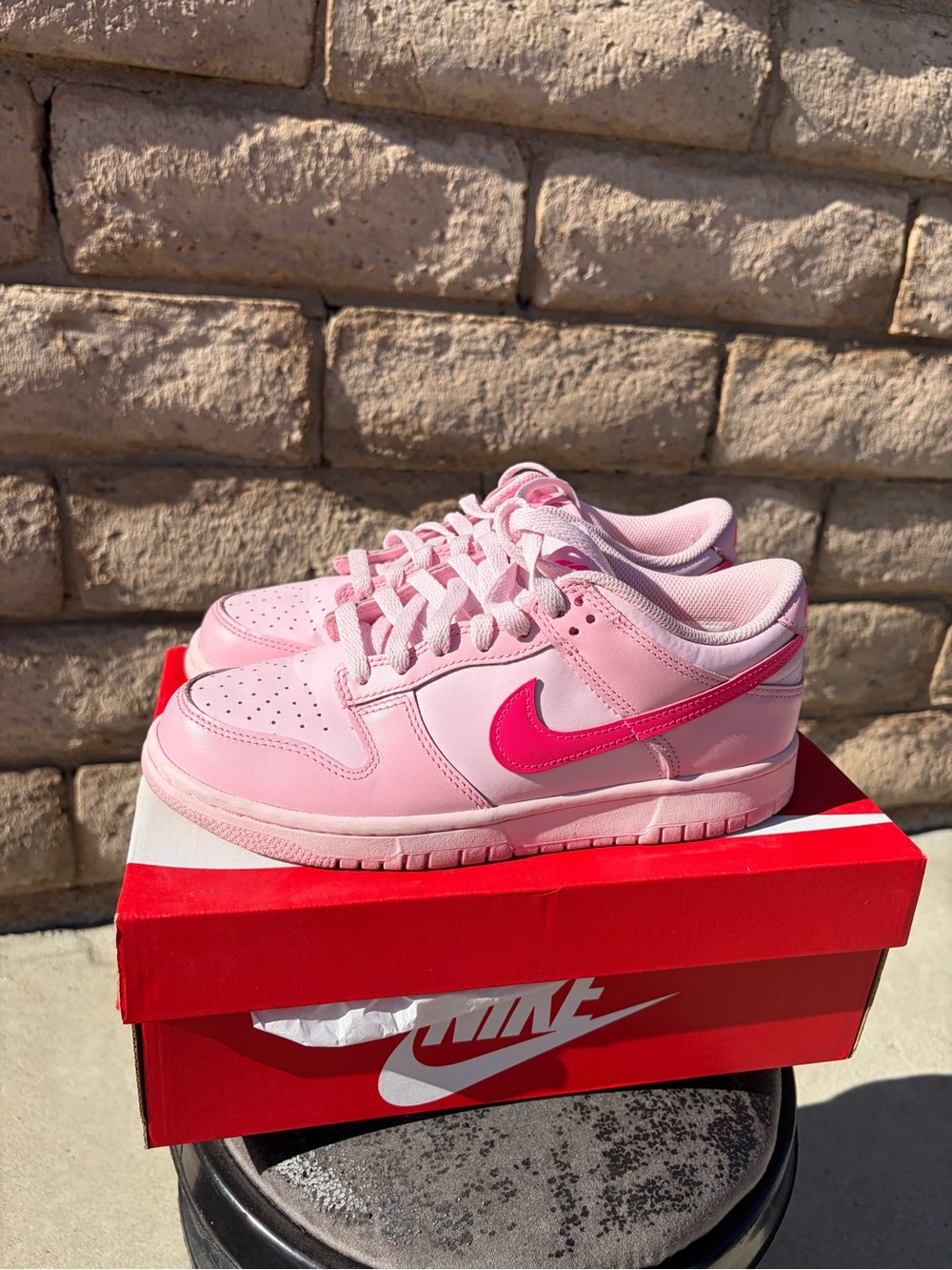 Nike Kids Pink Low-Top Sneakers with Hot Pink - Picture 3 of 7